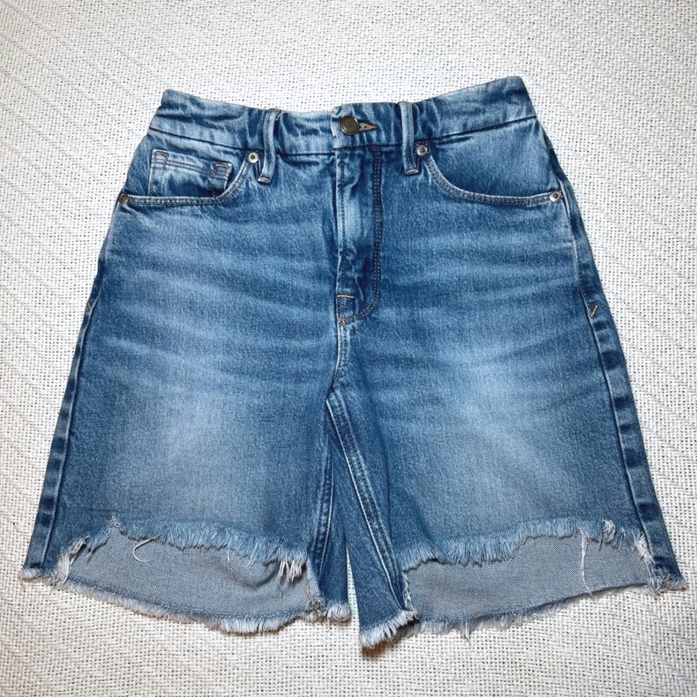 Good American Baggy Denim Shorts Indigo Curve Raw Hem Size 24